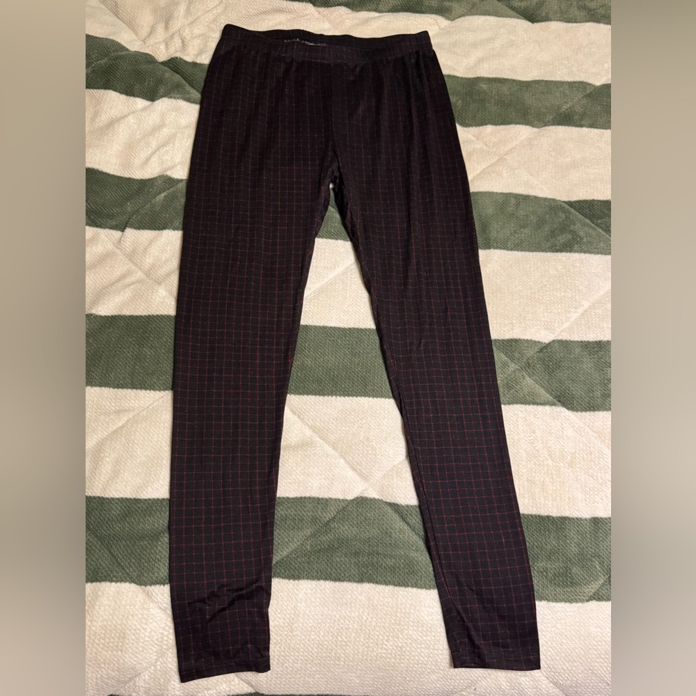Black and Red Grid Pattern Leggings